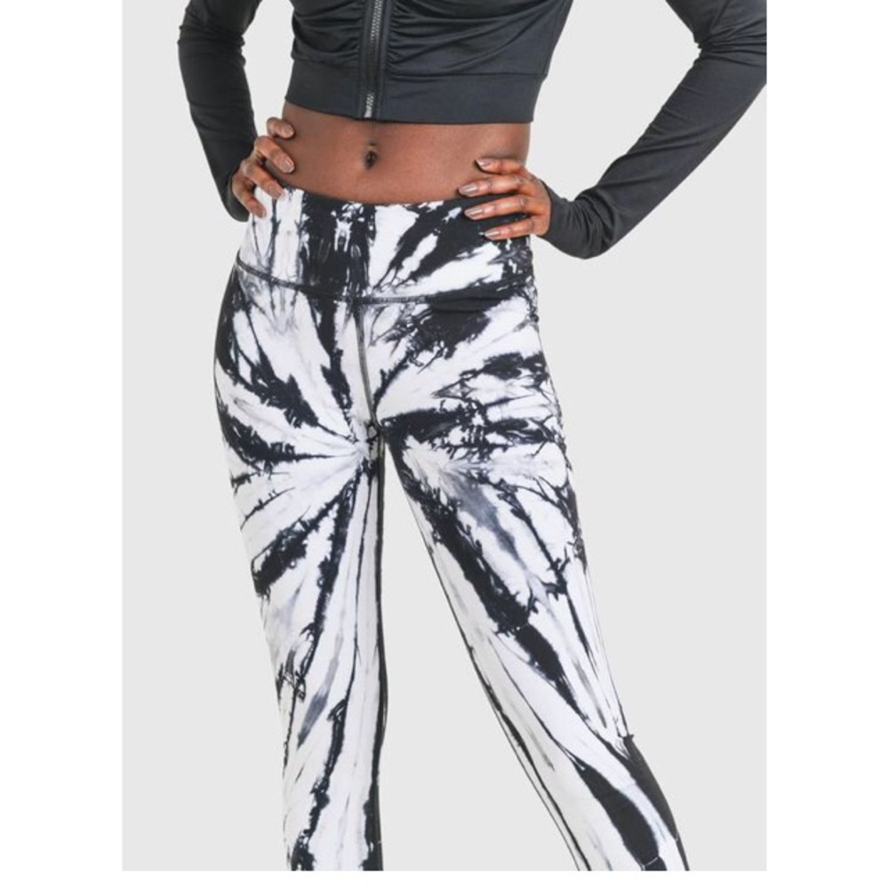 Vortex tie die black leggings. NWT